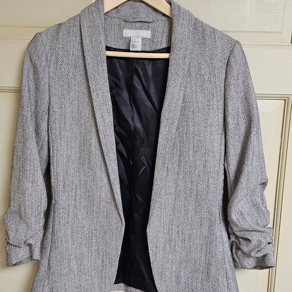 NEW H&M womens blazer - size 2 (XS)